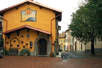 Scorcio di piazza della chiesa (Foto di Alessandro Vecchi - 2011)