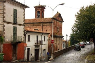 Via Castello con la Chiesa di San Sebastiano (Foto di Alessandro Vecchi - 2011)
